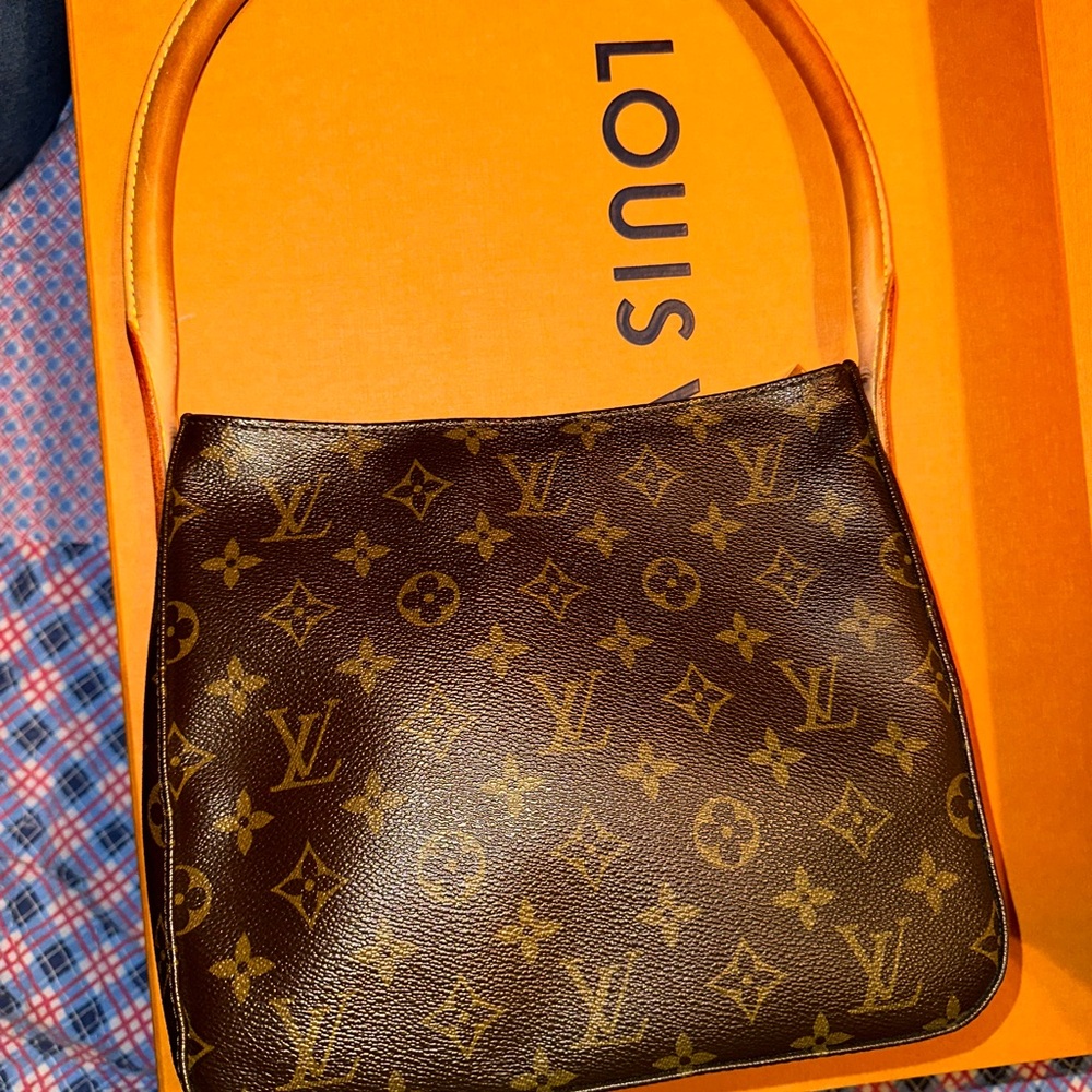 Louis Vuitton Looping MM Bag Retired. $1000